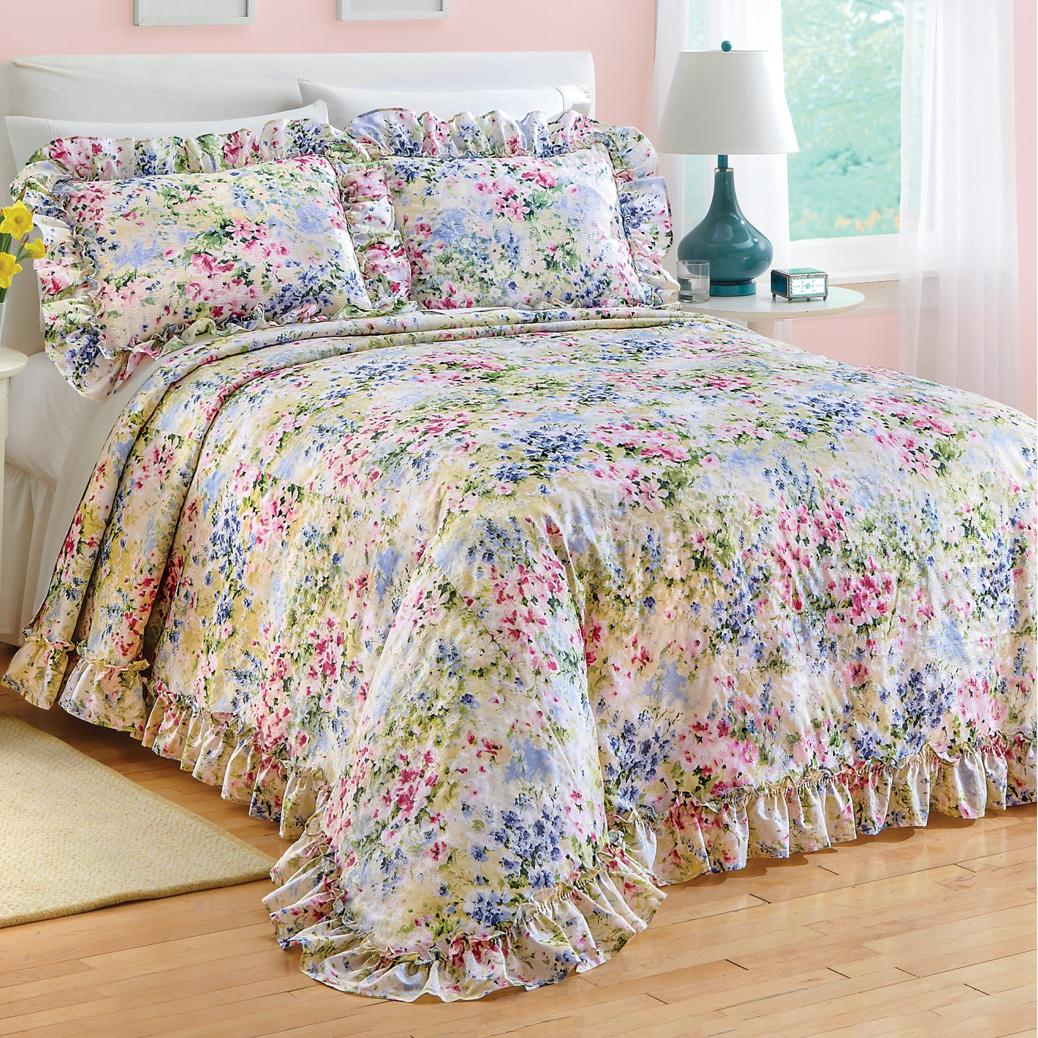 Floral Gardenscape Plisse Bedspread