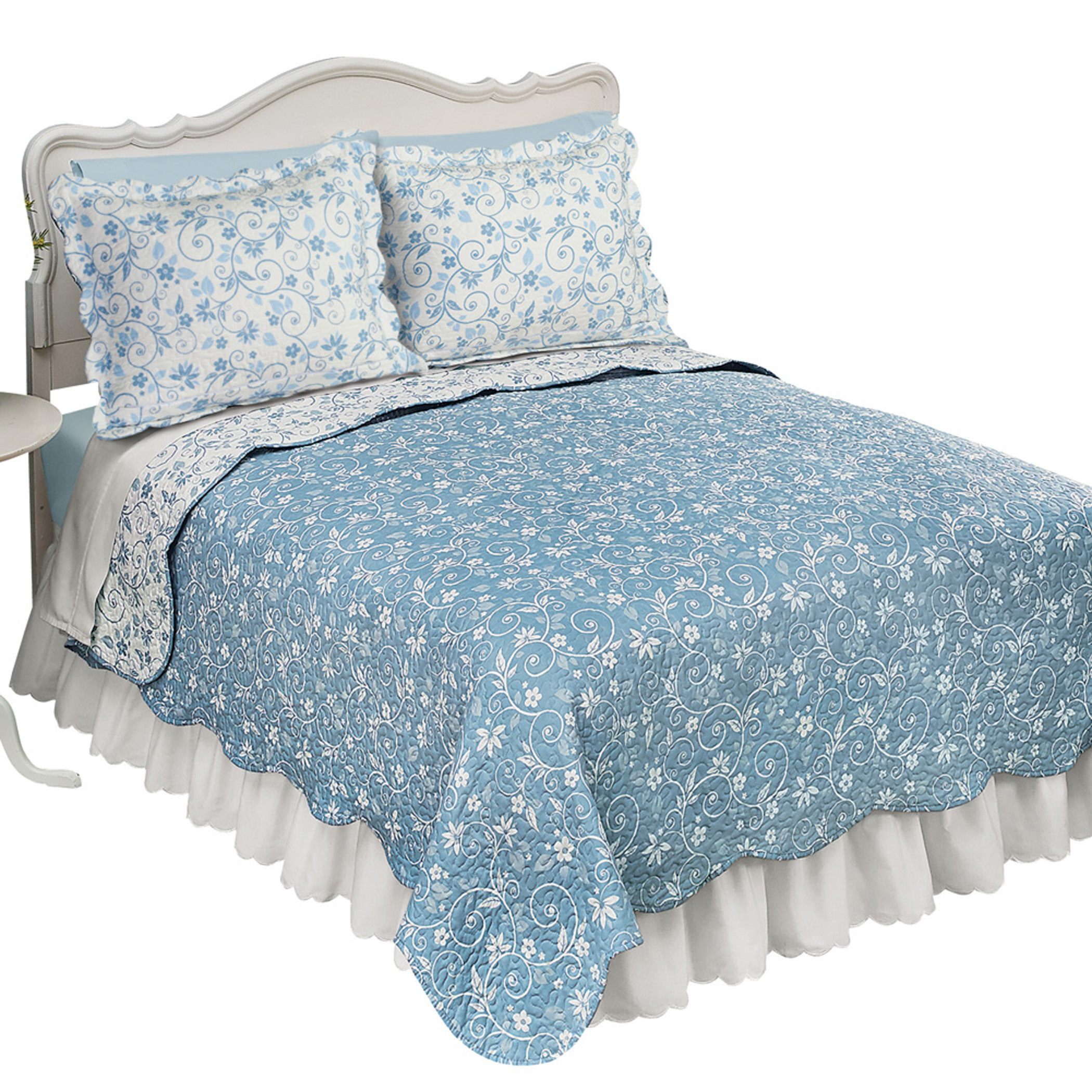 Reversible Floral Quilt with Scalloped Edges and Two-Tone Design, Blue, King