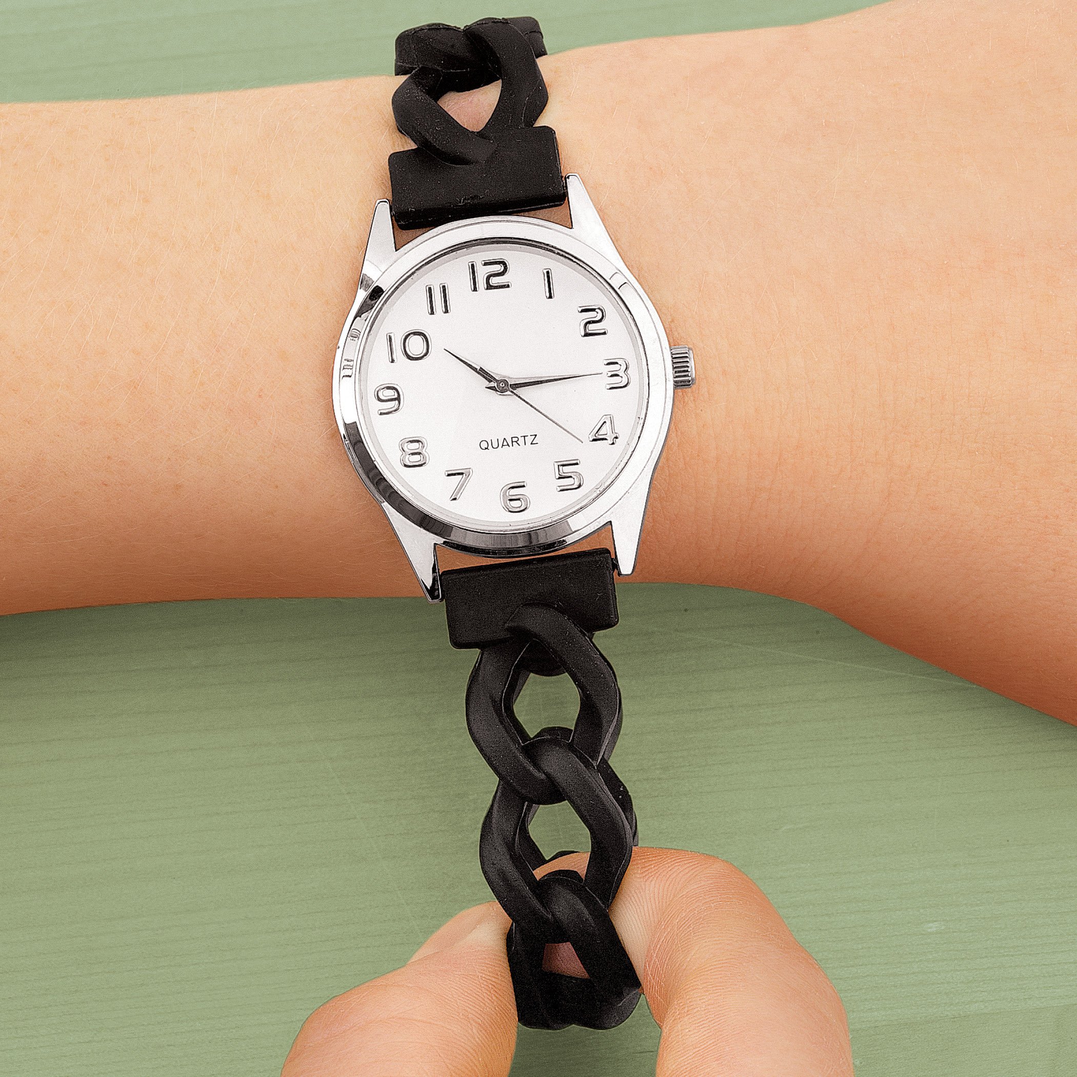 Reloj con correa elástica de silicona fácil de leer - Imagen 9 de 21