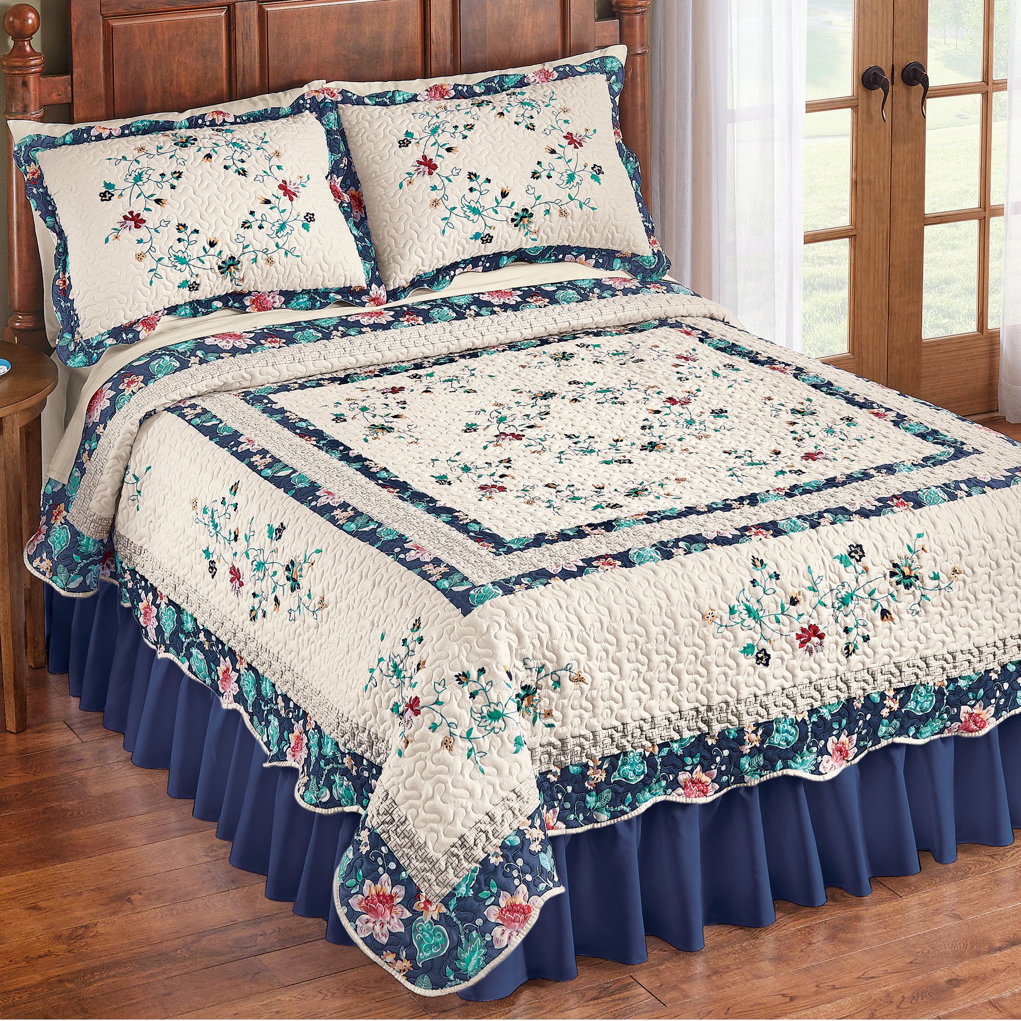 Felicity Multicolored Floral Diamond Ivory Quilt with Scalloped Edges and Navy - Picture 5 of 7