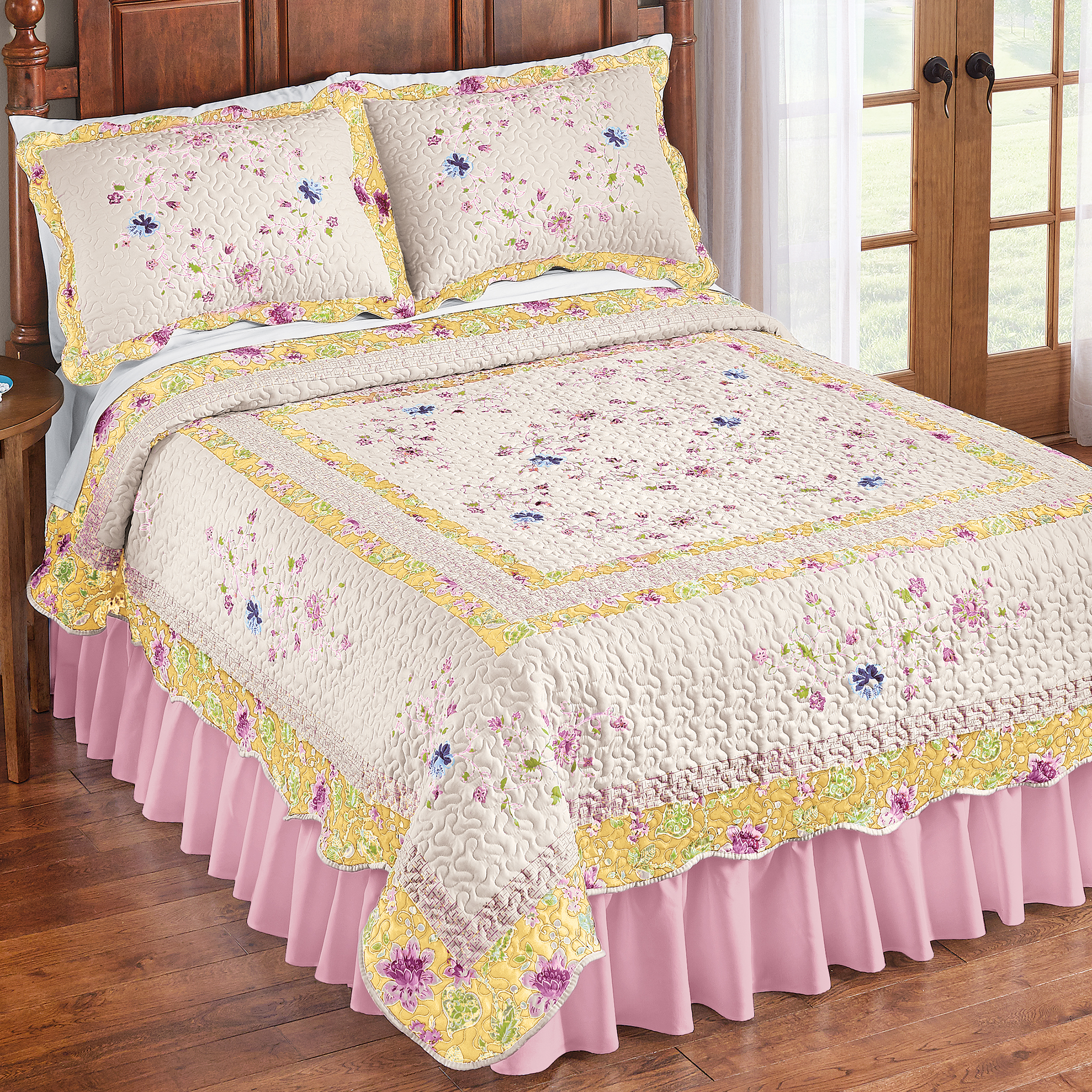 Felicity Multicolored Floral Diamond Ivory Quilt with Scalloped Edges and Navy - Picture 7 of 7
