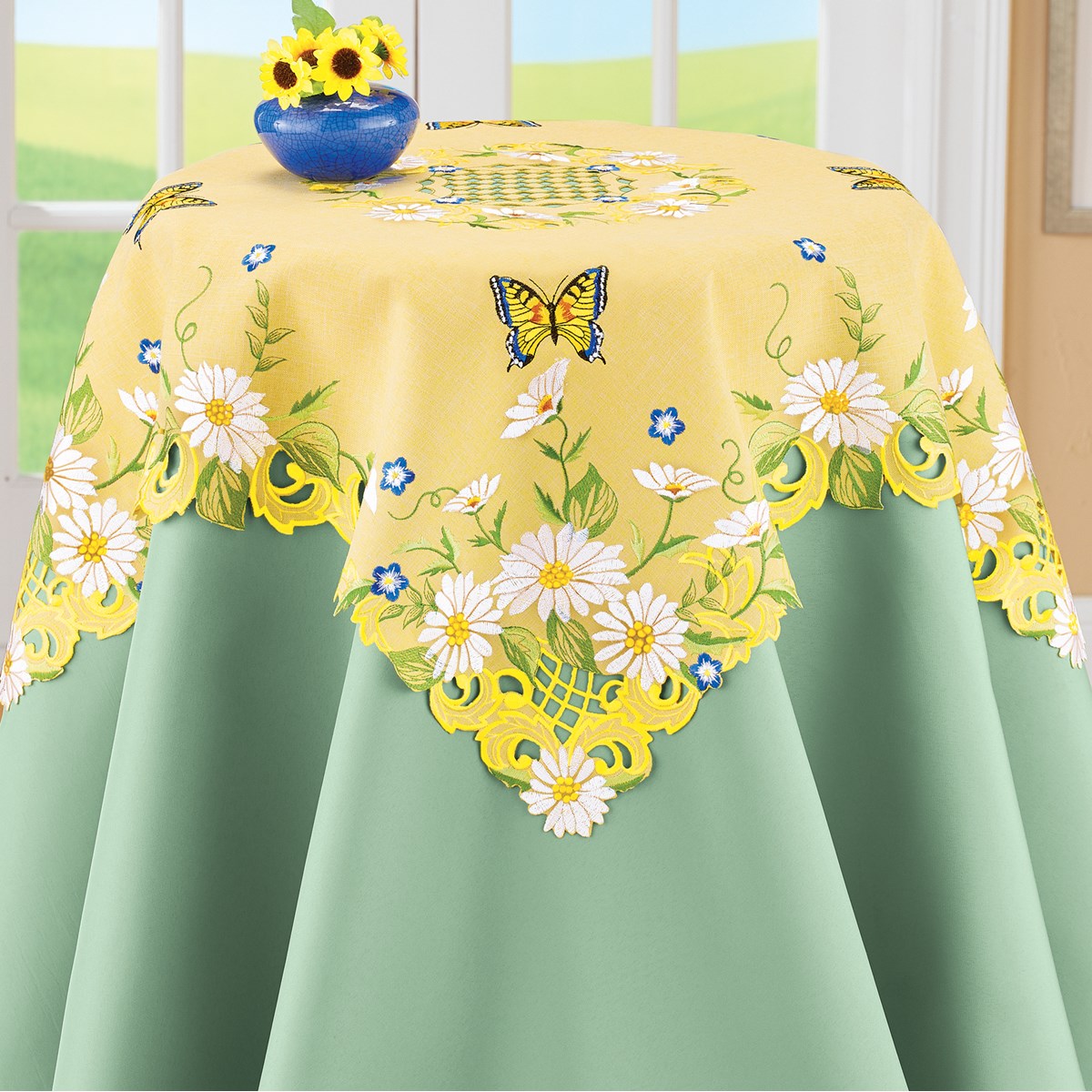 Daisies and Butterfly Yellow Table Linens Collections Etc.