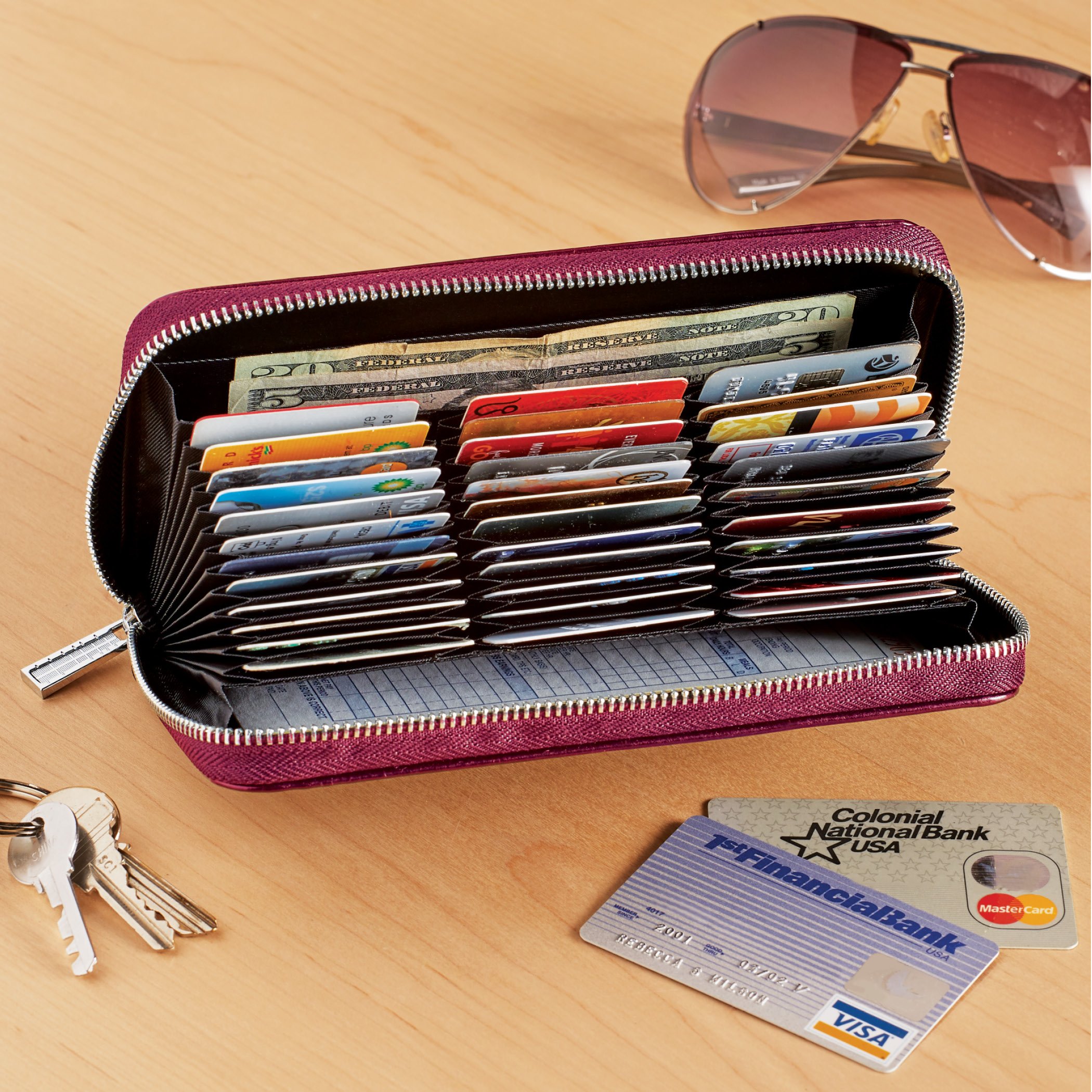 Slim RFID-Blocking Technology Leather Wallet with 36 Slots and Zippered Closure - Imagen 11 de 18