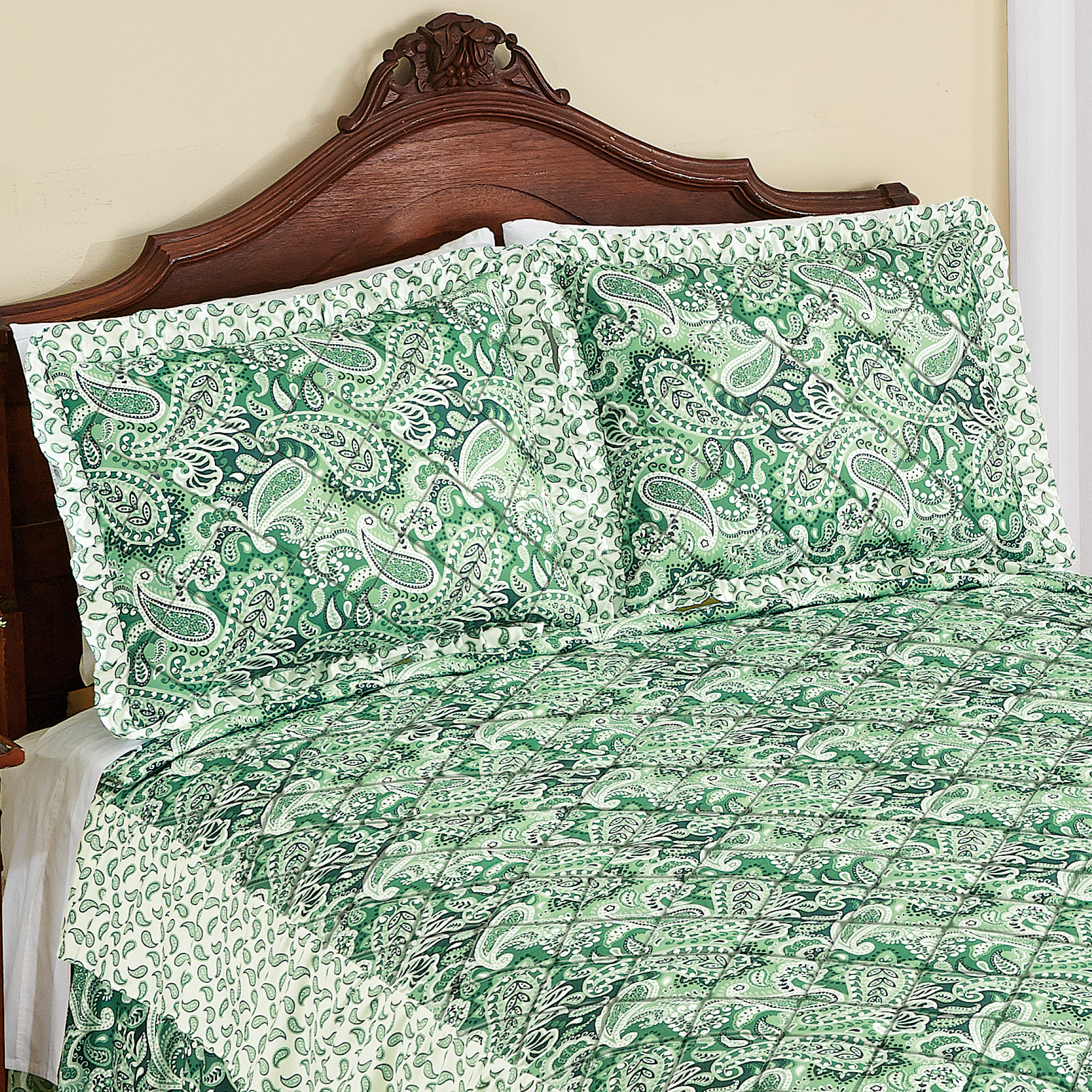 Nelly Paisley Print Triple Ruffled Bedspread