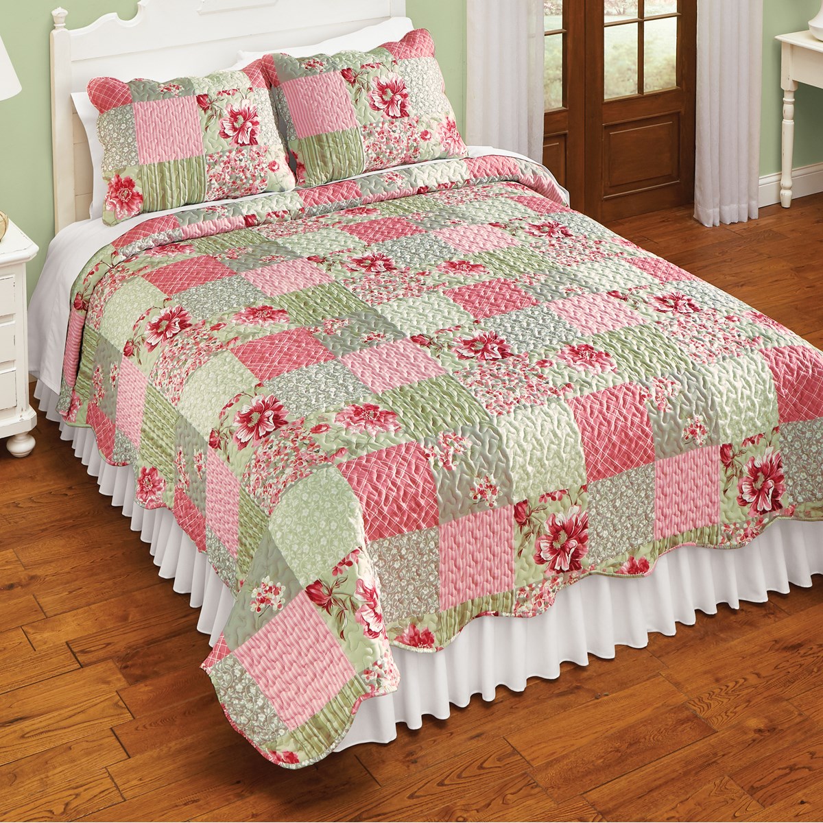 Pretty Pink Rose Blossom Patchwork Pattern Quilt Collections Etc.