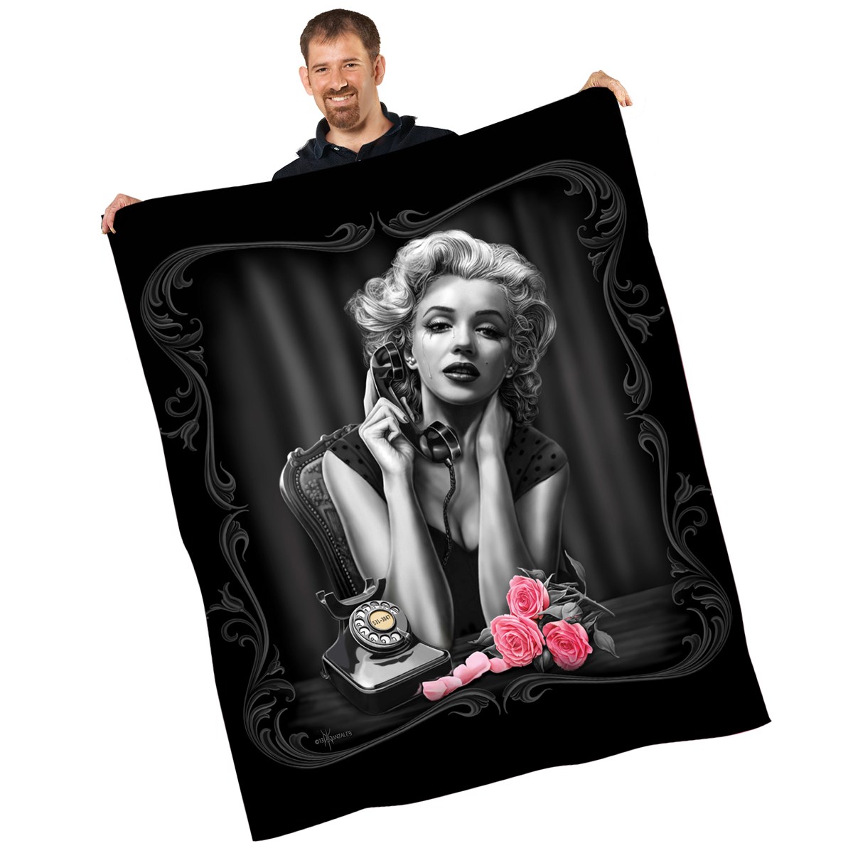 Marilyn Monroe Heartbreaker 5-Foot Fleece Throw Blanket
