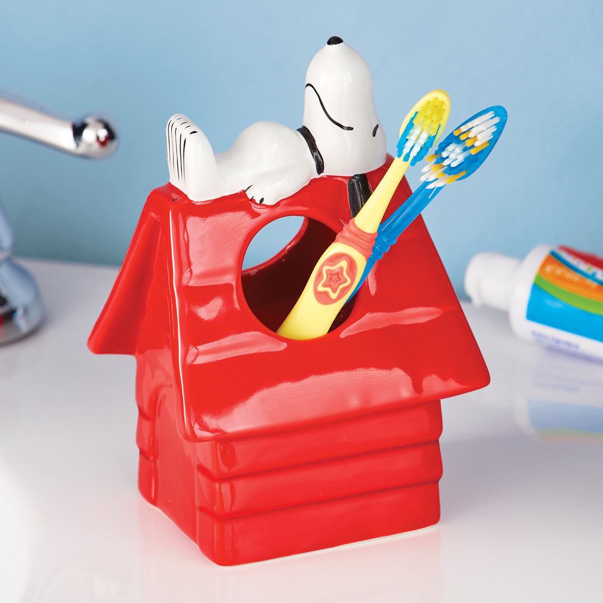 Peanuts Snoopy's Dog House Ceramic Toothbrush Holder Collections Etc.