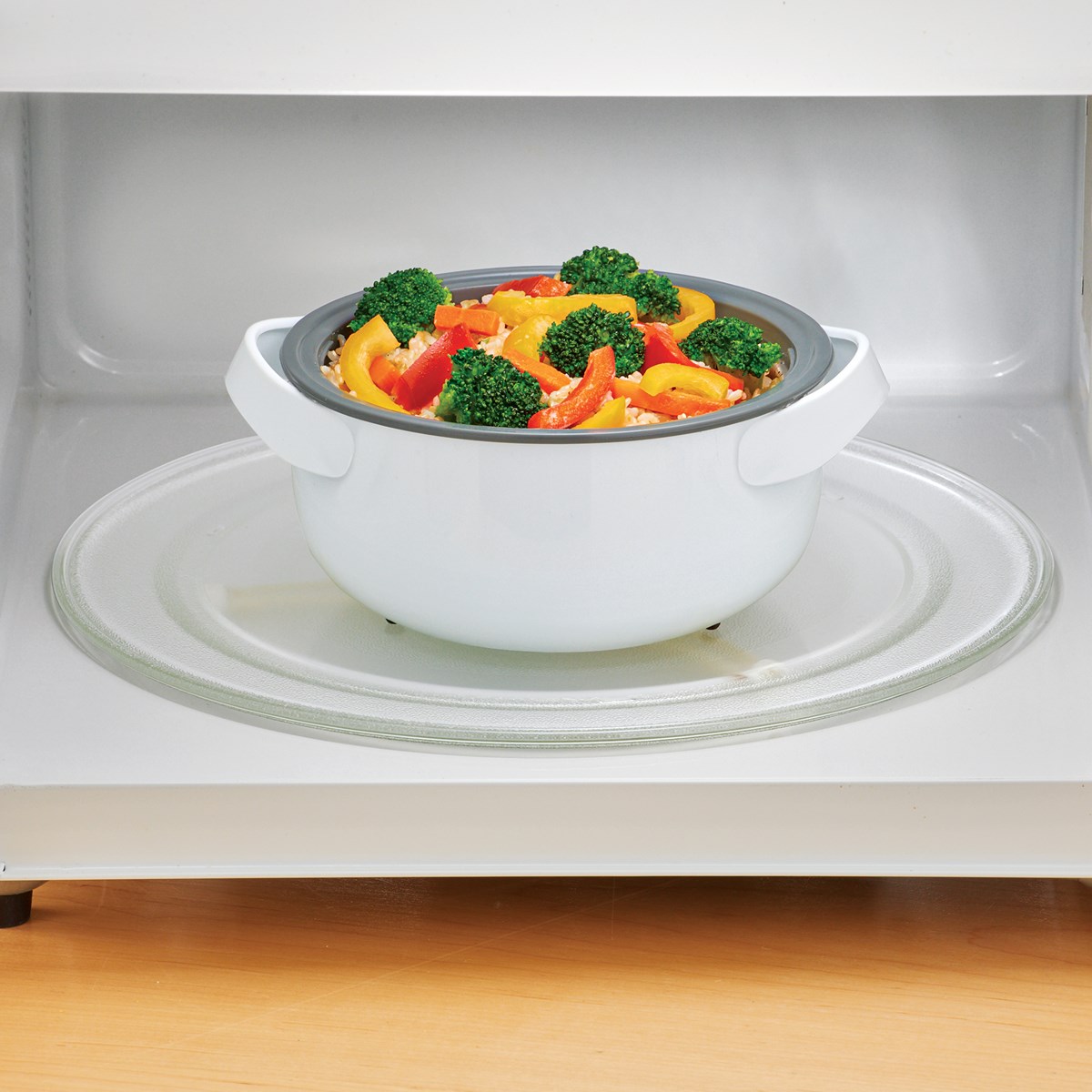 Microwavable Insulated Serving Bowl with Locking Lid Collections Etc.