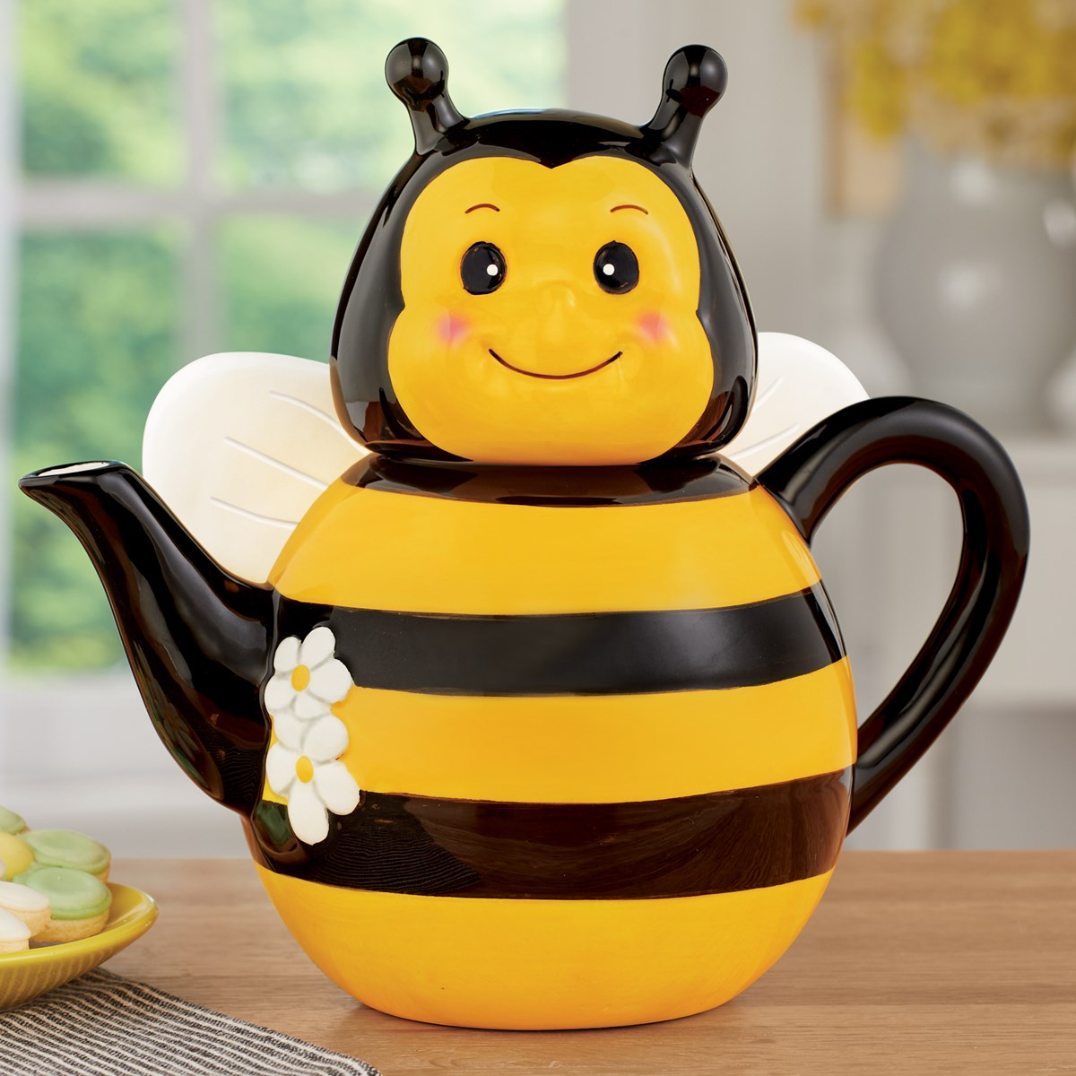 HandPainted Charming Bumble Bee Teapot Collections Etc.