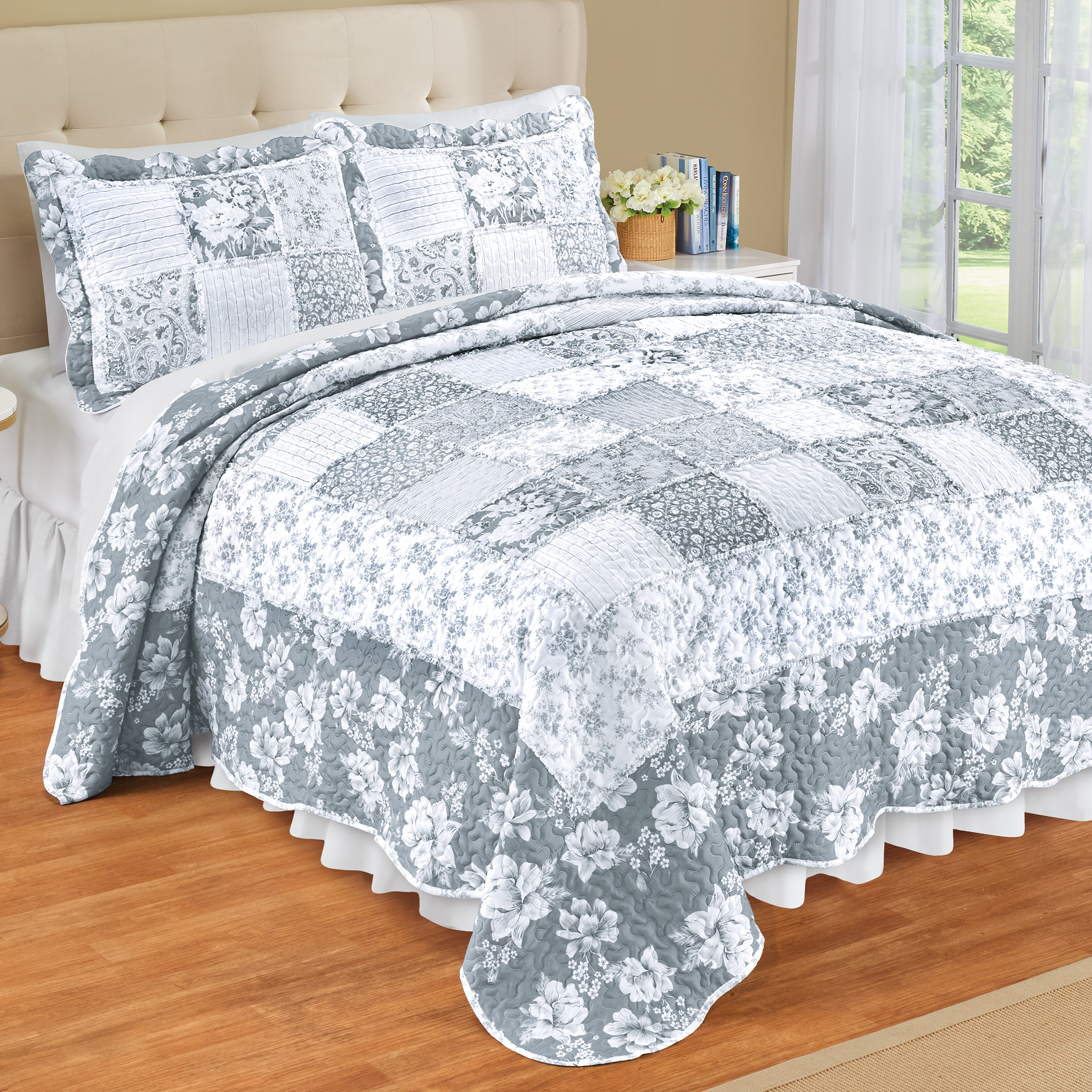 Eden Floral Patchwork Scalloped Edge Quilt - Picture 4 of 8