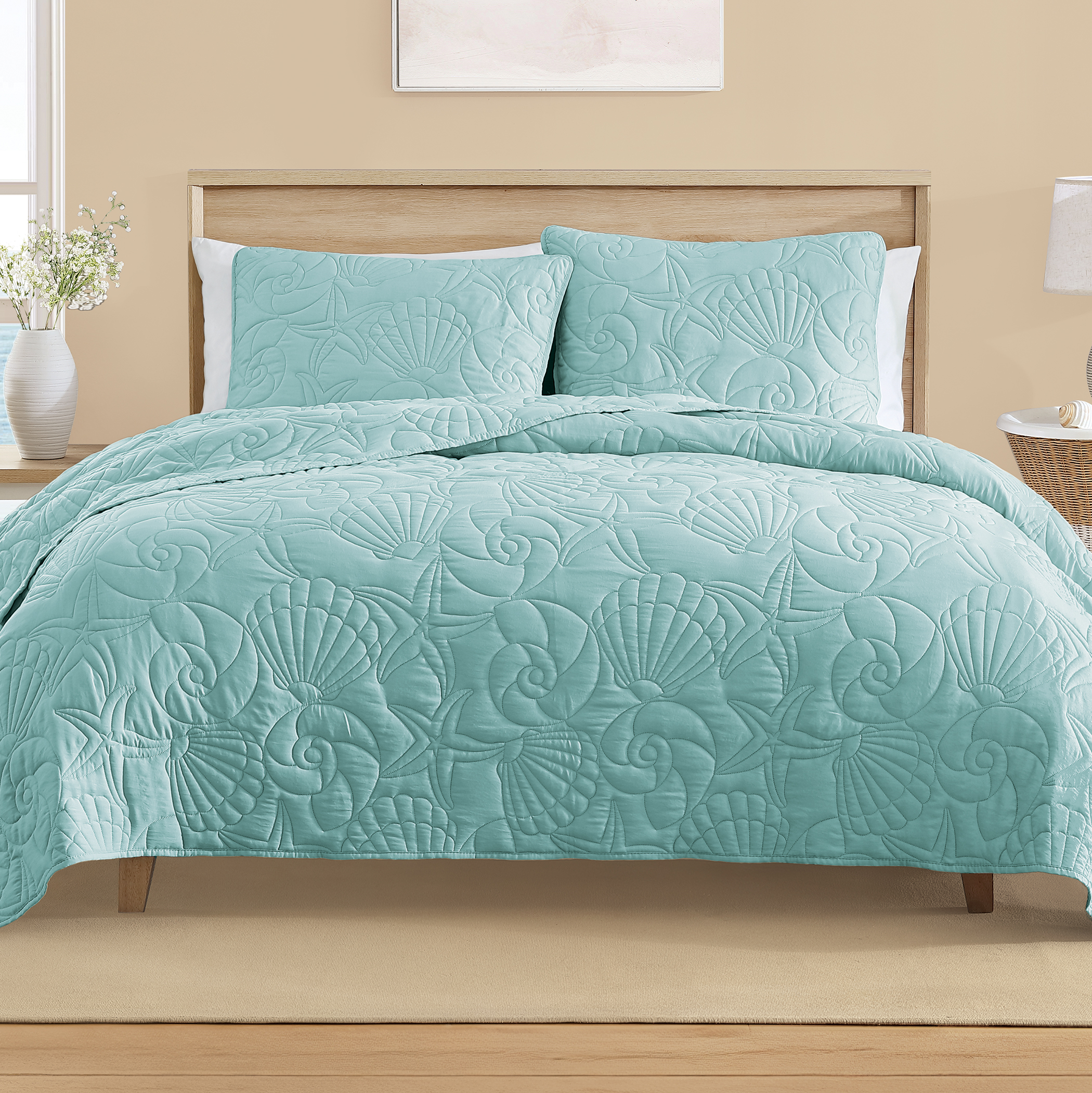 3-Piece Elegant Seashell Pattern Quilt - Picture 2 of 8