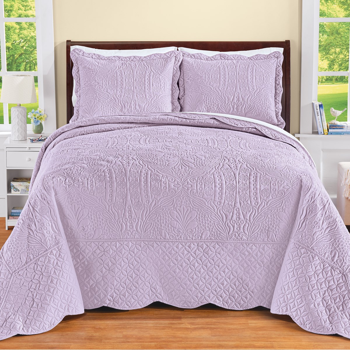 Collections Etc Floral Embroidered Scalloped Edge Quilted Bedspread Full Gender Neutral Light Blue