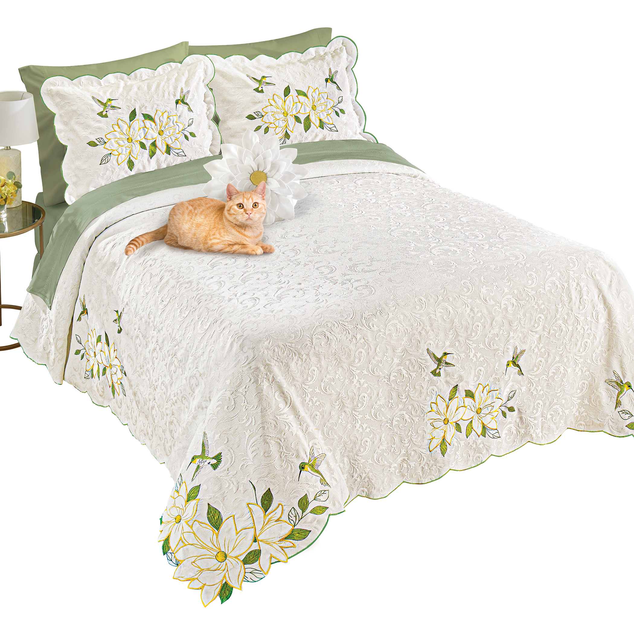 Magnolia and Hummingbird AppliquÃ© Scalloped Edge Bedspread Full Gender Neutral Hummingbirds