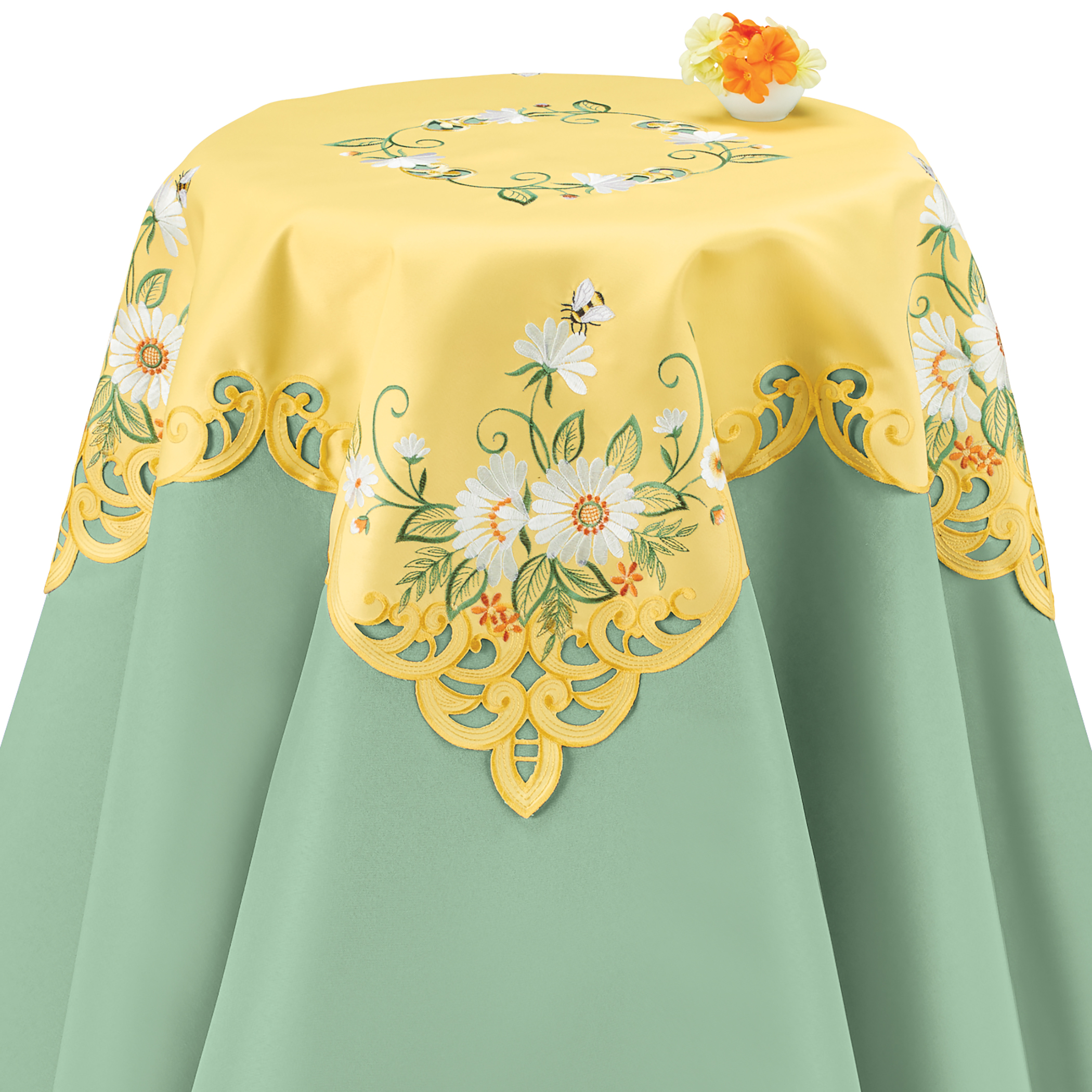 Embroidered Gerbera Daisies Scalloped Edge Table Linens Square Yellow
